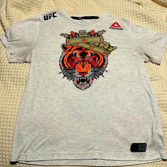 RARE Reebok UFC 2018 Conor McGregor Walkout T-Shirt Mens Size Large - Picture 1 of 1